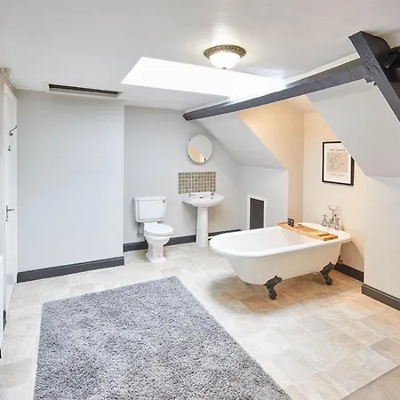 Host & - Princess Place Townhouse Whitby