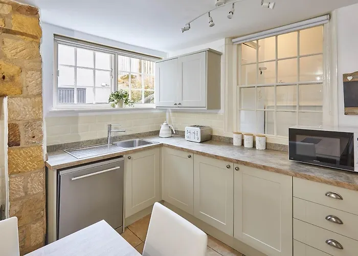 Host & - Princess Place Townhouse